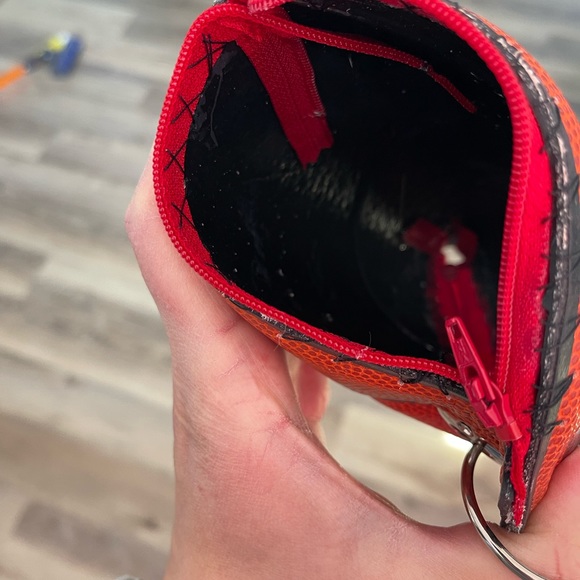 Handmade basketball Clutch - Picture 11 of 12